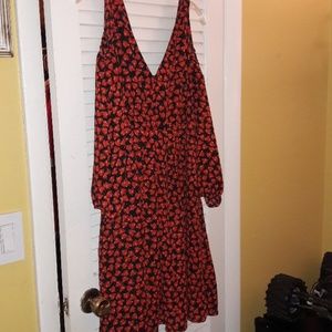 Hearts Dress off the shoulder peep shoulder